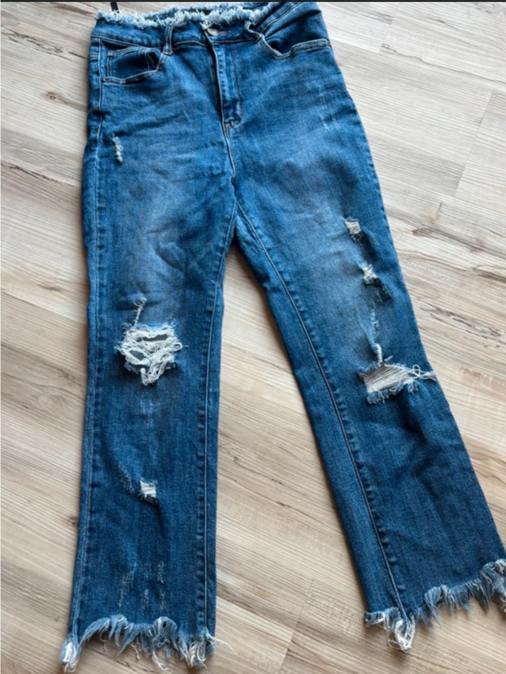 Women’s Size 28 (7) Risen Distressed High Rise Straight Leg Jeans
